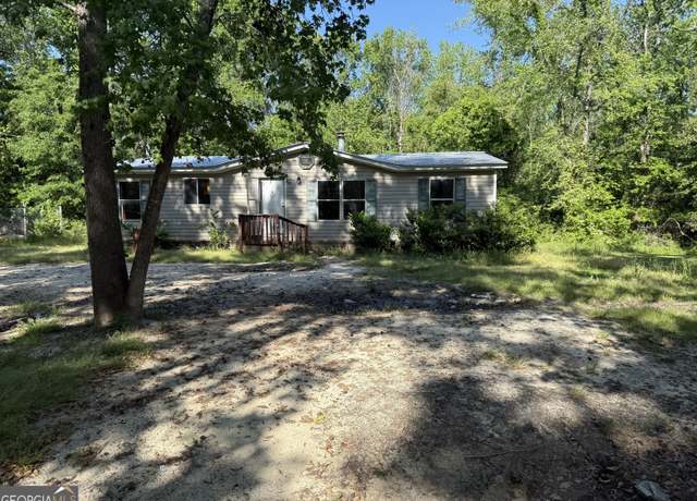 Property at 517 Davis St, Sylvania, GA 30467, 3 beds, 2 baths