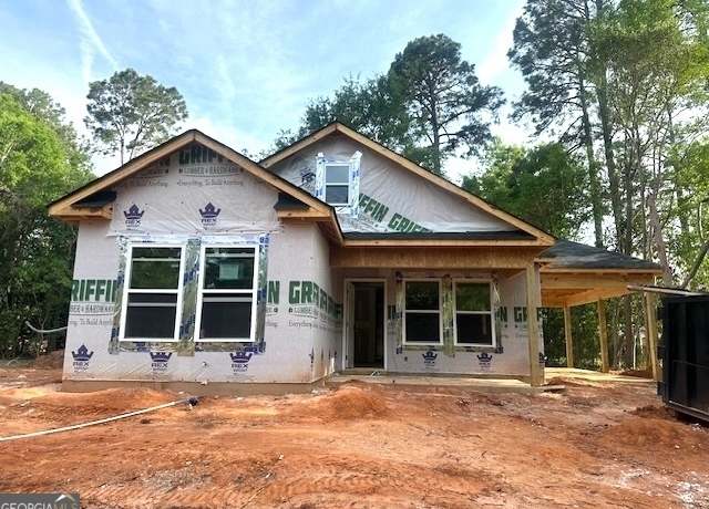 Property at 325 Peach Cir, Fort Valley, GA 31030, 3 beds, 2 baths