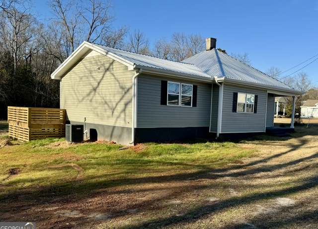 Property at 207 Comfort St, Union Point, GA 30669, 3 beds, 2 baths