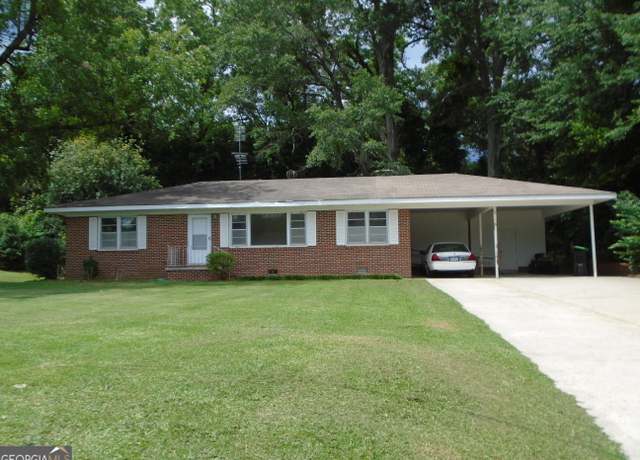 Property at 122 Houston St, Barnesville, GA 30204, 3 beds, 2 baths