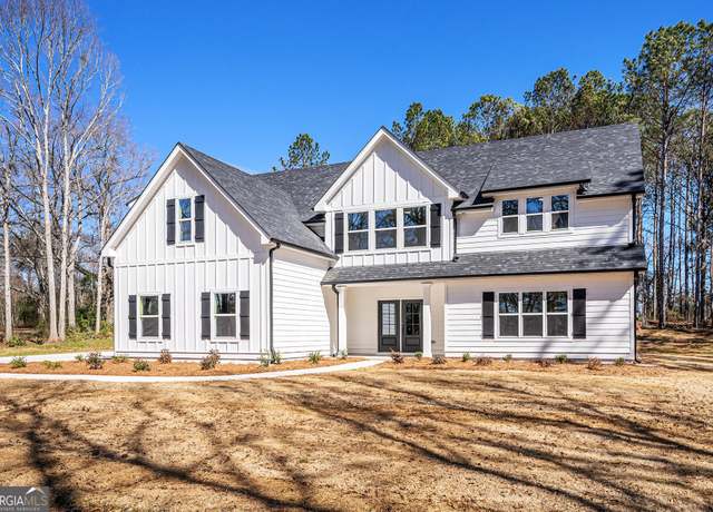 Property at 228 Murphey Ave, Barnesville, GA 30204, 4 beds, 3.5 baths