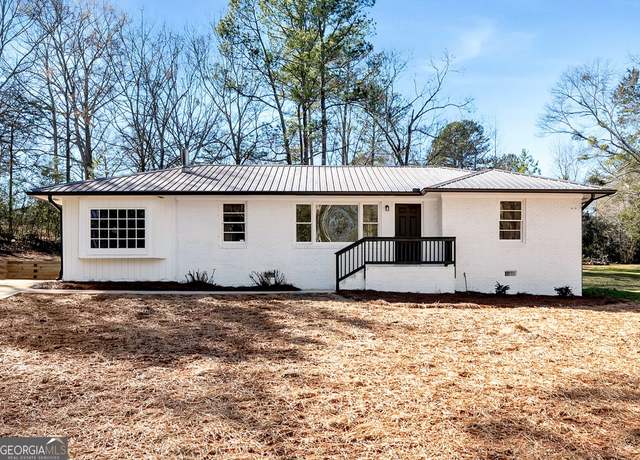 Property at 51 Lake St, Jefferson, GA 30549, 3 beds, 1 bath