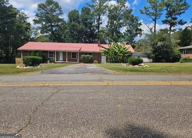 Property at 805 S West St, Greensboro, GA 30642, 4 beds, 1.5 baths