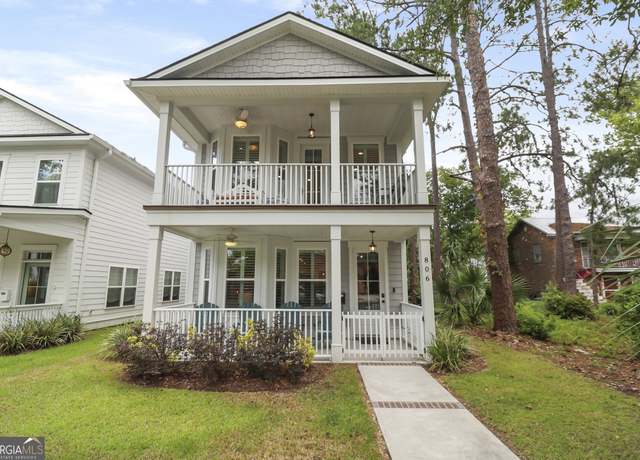 Property at 806 E 35th St, Savannah, GA 31401, 3 beds, 2.5 baths