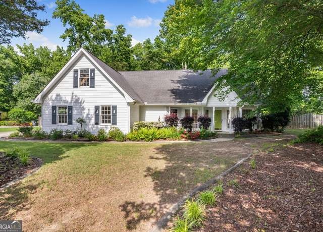 Property at 19 Indian Bluff Dr, Sharpsburg, GA 30277, 3 beds, 2 baths