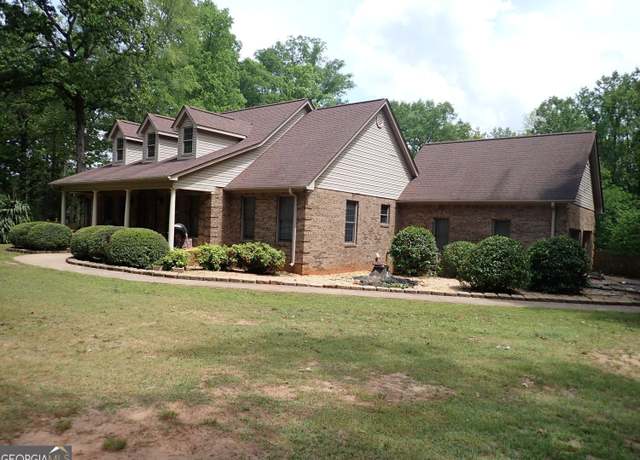 Property at 185 Kinards Mill Rd, Jackson, GA 30233, 5 beds, 3 baths