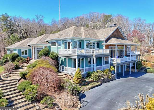 Property at 1526 Cedar View Ln, Hiawassee, GA 30546, 4 beds, 4.5 baths