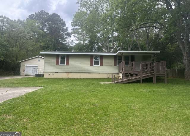 Property at 8833 Thomas Rd, Jonesboro, GA 30238, 4 beds, 2 baths