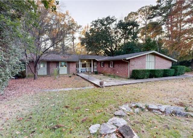 Property at 2740 Lynda Ln, Columbus, GA 31906, 4 beds, 3 baths