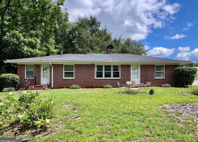 Property at 62 North Ave, Cleveland, GA 30528, 3 beds, 2 baths