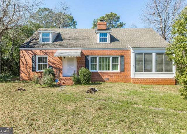 Property at 105 N Pleasant Hill Dr, Warner Robins, GA 31093, 4 beds, 2 baths