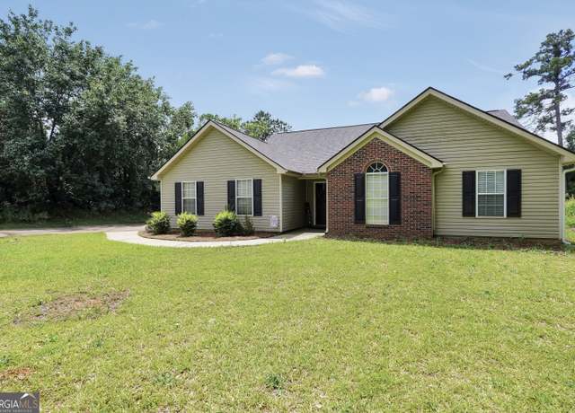 Property at 321 Harris Ave, Locust Grove, GA 30248, 3 beds, 2 baths