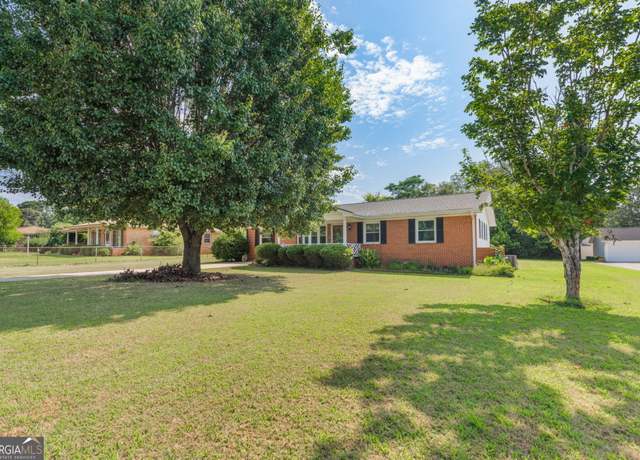 Property at 105 Salbar St, Thomaston, GA 30286, 3 beds, 3 baths