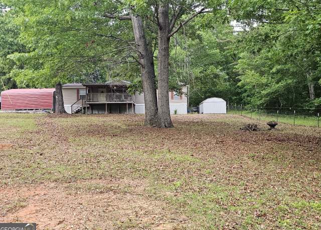 Property at 136 Hickory Hl, Anniston, AL 36206, 3 beds, 2 baths