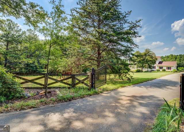 Property at 369 Parker Rd, Mcdonough, GA 30252, 4 beds, 2.5 baths