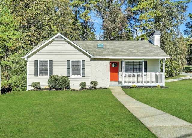 Property at 6084 Leverett Dr, Lithonia, GA 30038, 6 beds, 2 baths