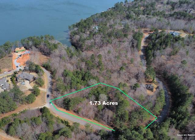 Property at 870 N Edgewater Trl, Toccoa, GA 30577