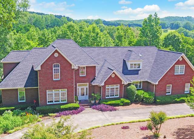 Property at 135 Winter Ct, Clarkesville, GA 30523, 5 beds, 6 baths