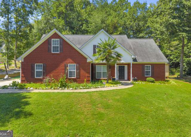 Property at 25 Castlehill Ct, Covington, GA 30016, 6 beds, 3 baths