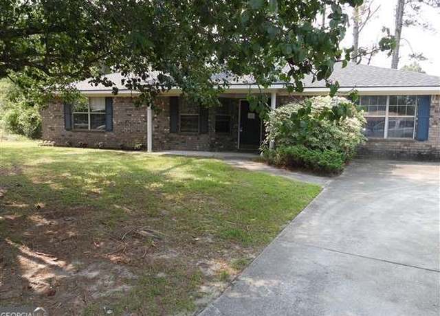 Property at 2324 Suttle Ct, Hinesville, GA 31313, 3 beds, 2 baths