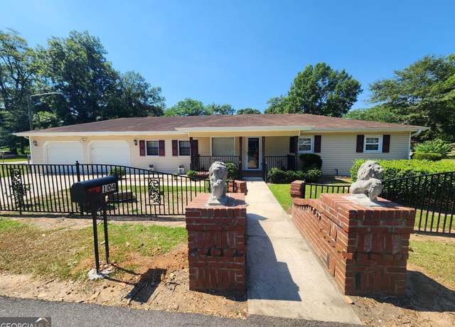 Property at 104 Richardson St, Byron, GA 31008, 4 beds, 2 baths