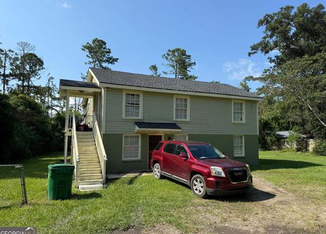 Property at 1005 A & B Langdale Dr, Valdosta, GA 31602, 4 beds, 2 baths
