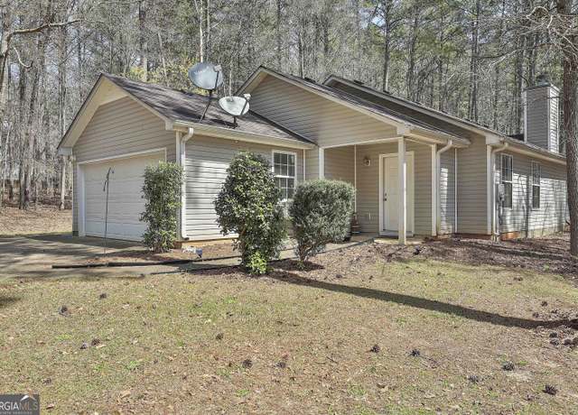 Property at 1109 Allen Rd, Grantville, GA 30220, 3 beds, 2 baths