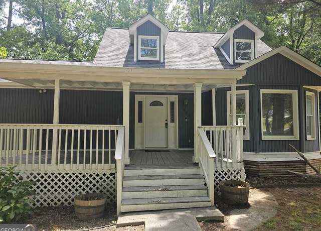 Property at 686 Favorwood Dr SW, Marietta, GA 30060, 4 beds, 3.5 baths