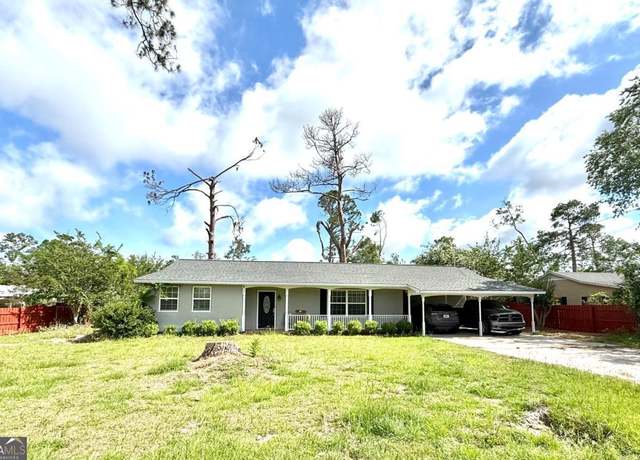 Property at 44 Kersey St, Hazlehurst, GA 31539, 3 beds, 2.5 baths