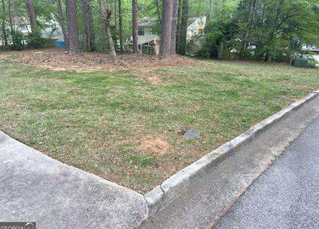 Property at 7582 Colonial Ct, Jonesboro, GA 30236