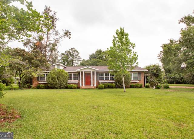 Property at 1878 Blalock Ave, Waycross, GA 31503, 3 beds, 2 baths