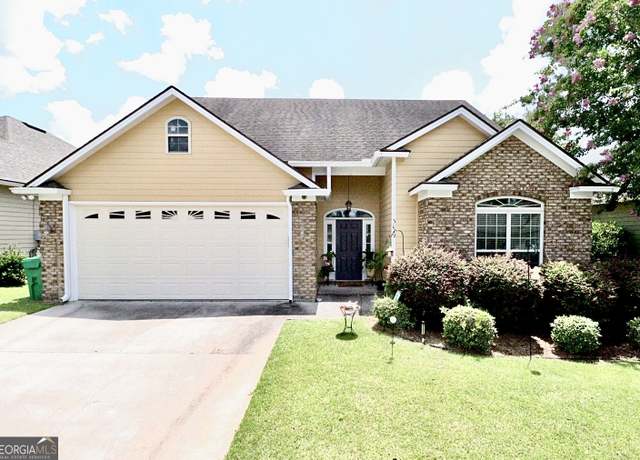 Property at 3829 Old Vine Way, Valdosta, GA 31605, 3 beds, 2 baths