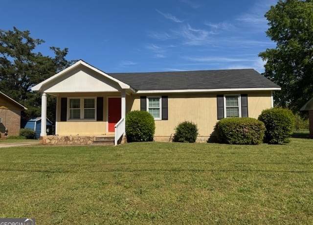 Property at 448 Vienna Cir, Fort Valley, GA 31030, 3 beds, 2 baths