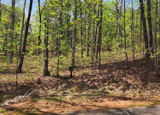 Property at 86 Edgewater Trl S, Toccoa, GA 30577
