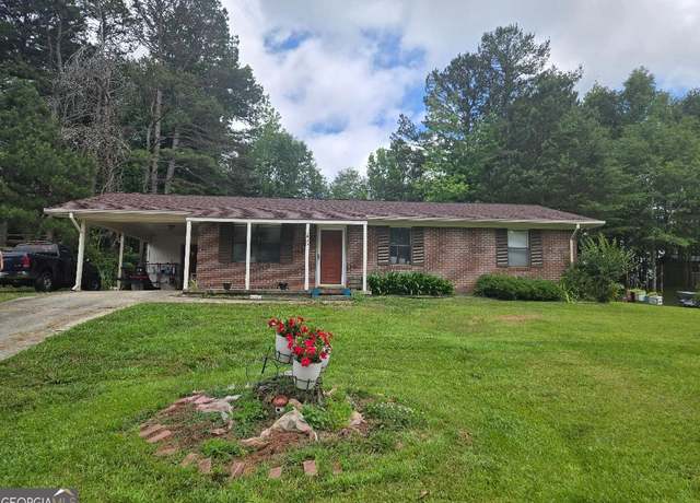 Property at 1453 Rose Ln, Toccoa, GA 30577, 3 beds, 1.5 baths