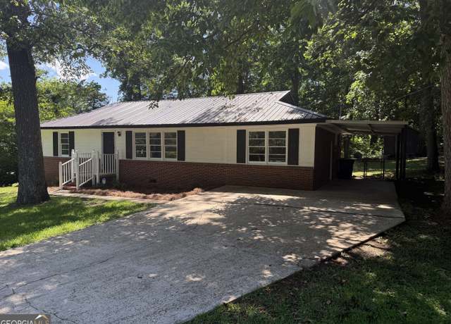 Property at 105 Dogwood Dr, Lagrange, GA 30240, 3 beds, 1.5 baths