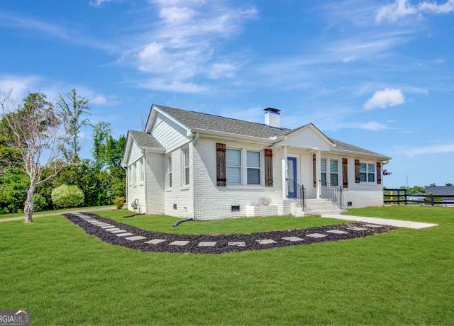 Property at 189-B Lagrange St, Newnan, GA 30263, 3 beds, 2 baths