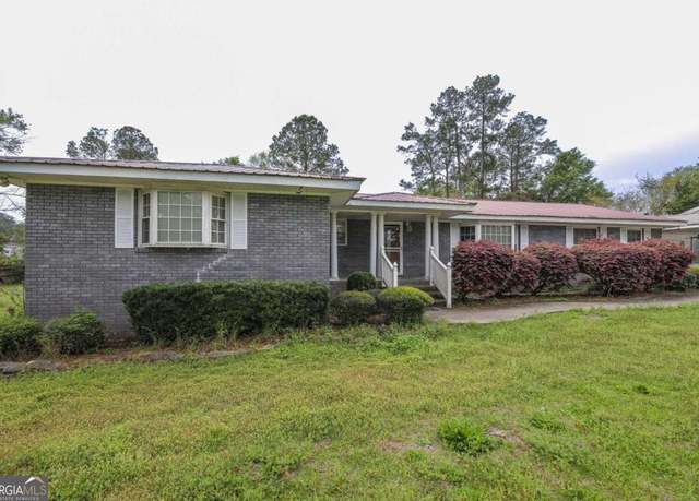 Property at 1100 Atlantic Ave, Waycross, GA 31501, 4 beds, 3 baths