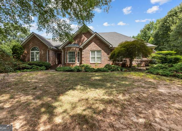 Property at 100 Moonview Pl, Fayetteville, GA 30215, 3 beds, 3.5 baths