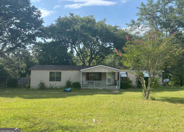Property at 935 Killarney Cir, Macon, GA 31216, 3 beds, 3 baths