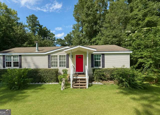 Property at 115 Village Way NW, Milledgeville, GA 31061, 3 beds, 2 baths