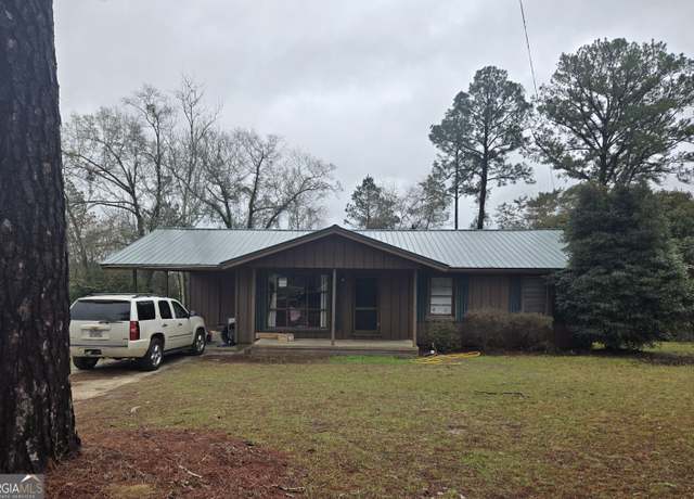 Property at 102 Edgewood Ave, Eastman, GA 31023, 3 beds, 1 bath