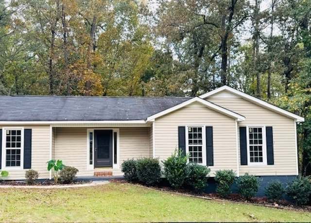 Property at 310 Cumberland Dr, Lagrange, GA 30240, 3 beds, 2 baths