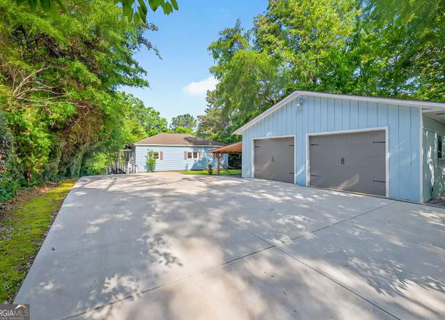 Property at 100 Tanglewood Rd, Eatonton, GA 31024, 3 beds, 2 baths