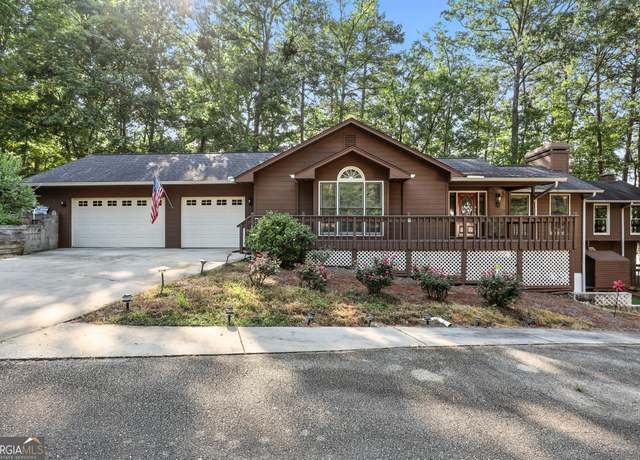 Property at 119 Ridgemore Cir, Toccoa, GA 30577, 4 beds, 2.5 baths