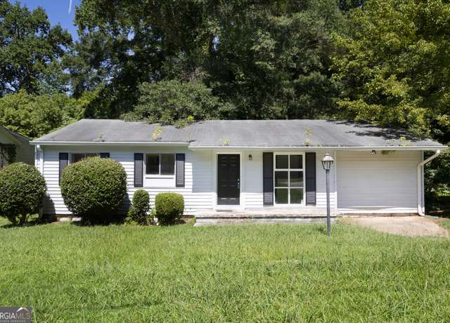 Property at 1489 Cedar Creek Ln, Riverdale, GA 30296, 3 beds, 2 baths