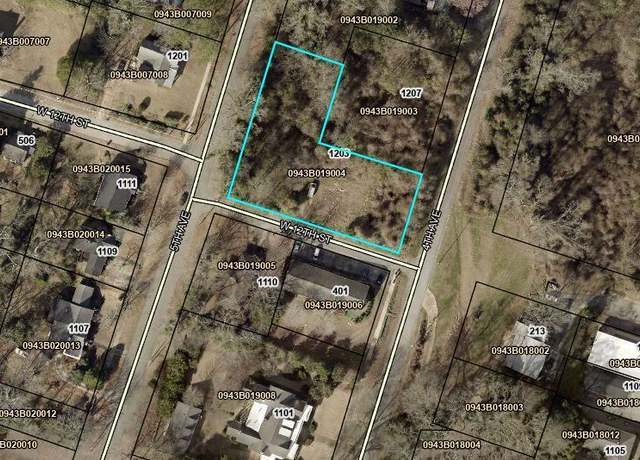 Property at 1203 4th Ave, West Point, GA 31833