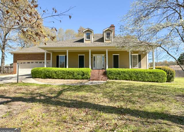 Property at 221 Empire Trl, Warner Robins, GA 31088, 3 beds, 2 baths