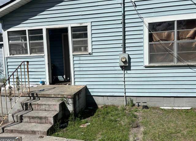 Property at 801 Daniel St, Waycross, GA 31501, 2 beds, 2 baths