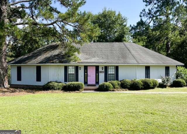 Property at 201 Shuman Dr, Statesboro, GA 30458, 2 beds, 2 baths